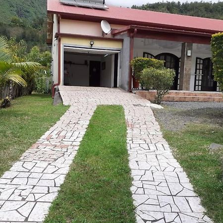 Charmante Maison Au Coeur Des 3 Montagnes Salazie Exterior photo